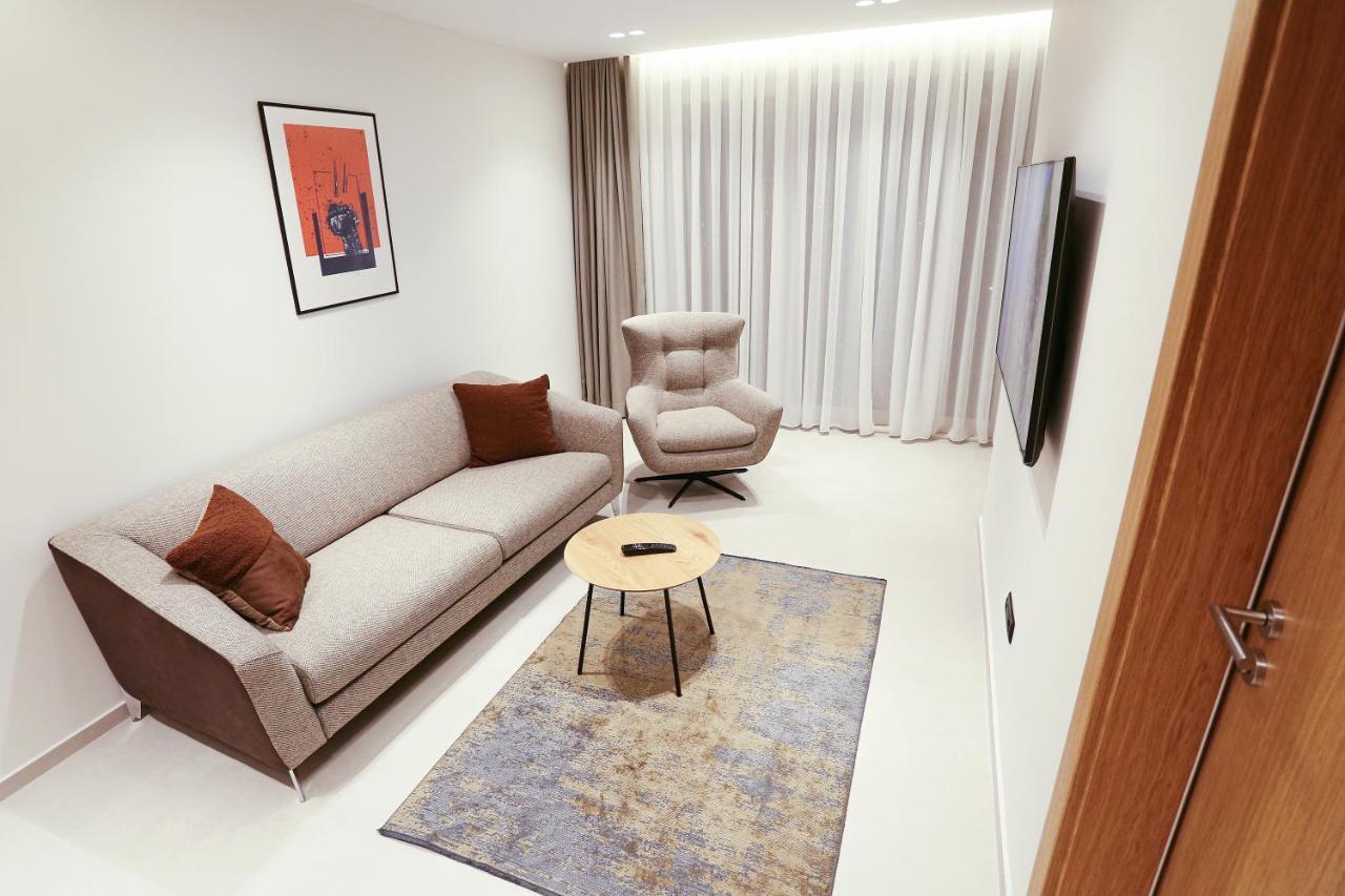 Hotel 12 Gjakova Extérieur photo
