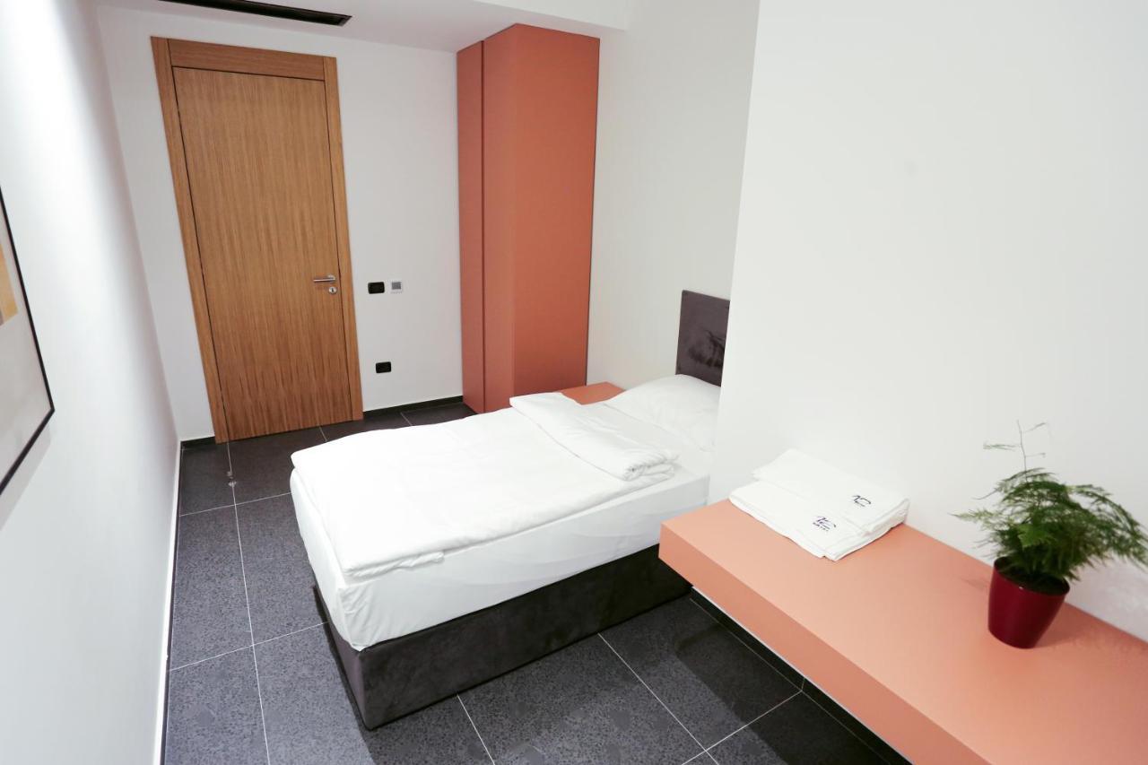 Hotel 12 Gjakova Extérieur photo