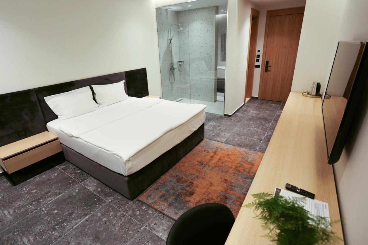 Hotel 12 Gjakova Extérieur photo