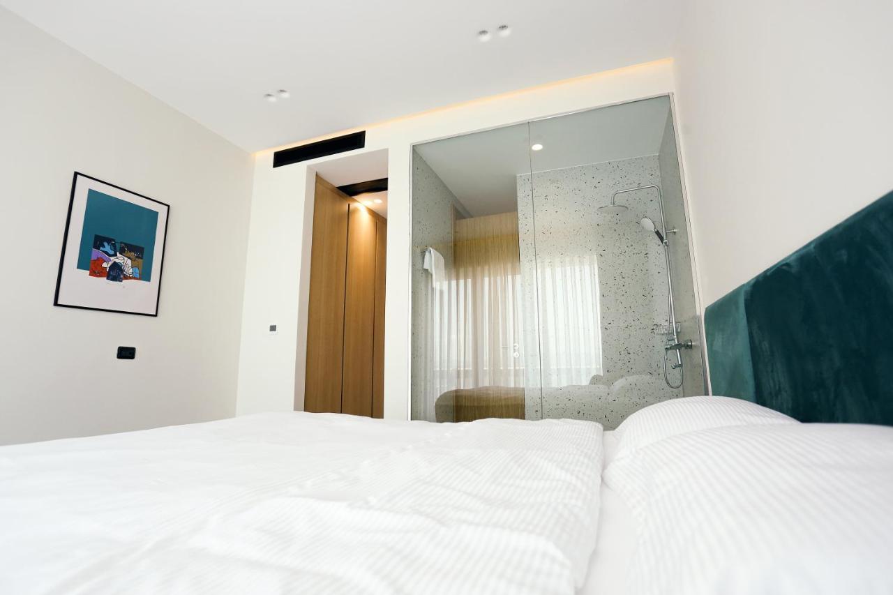 Hotel 12 Gjakova Extérieur photo